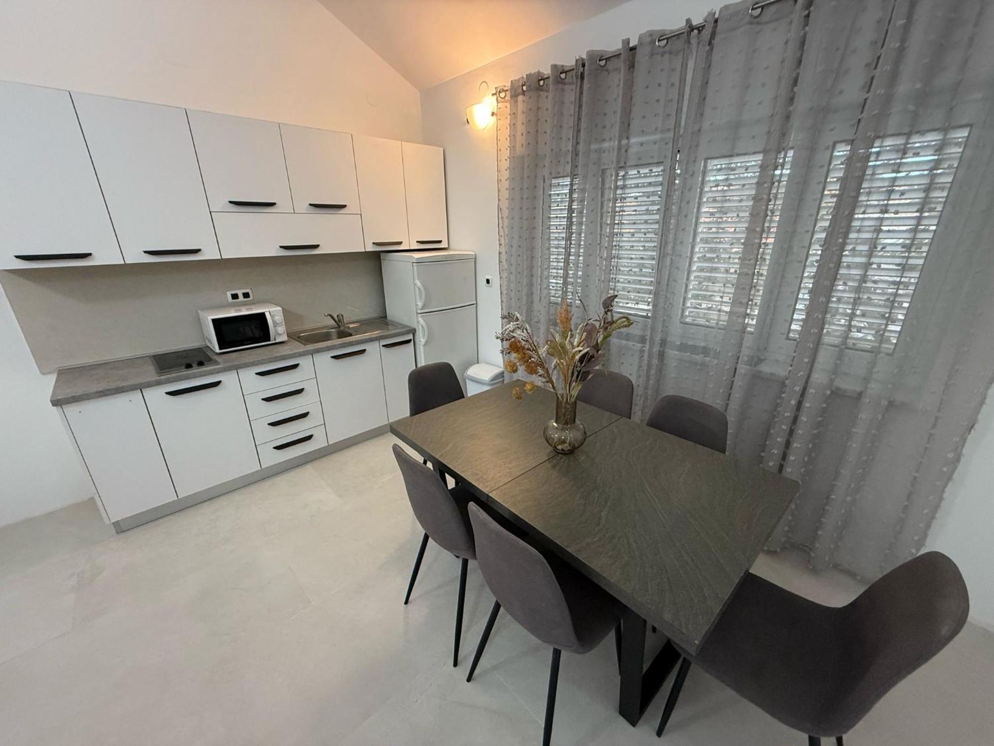 Apartments Andela เพทรอซาเน ภายนอก รูปภาพ